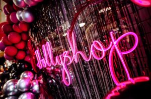 Вывеска из гибкого неона Holly Shop